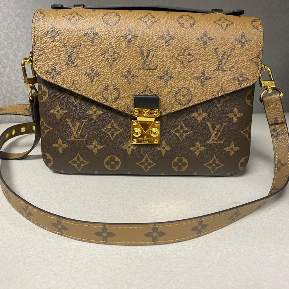 Boutique Crossbody Purse
